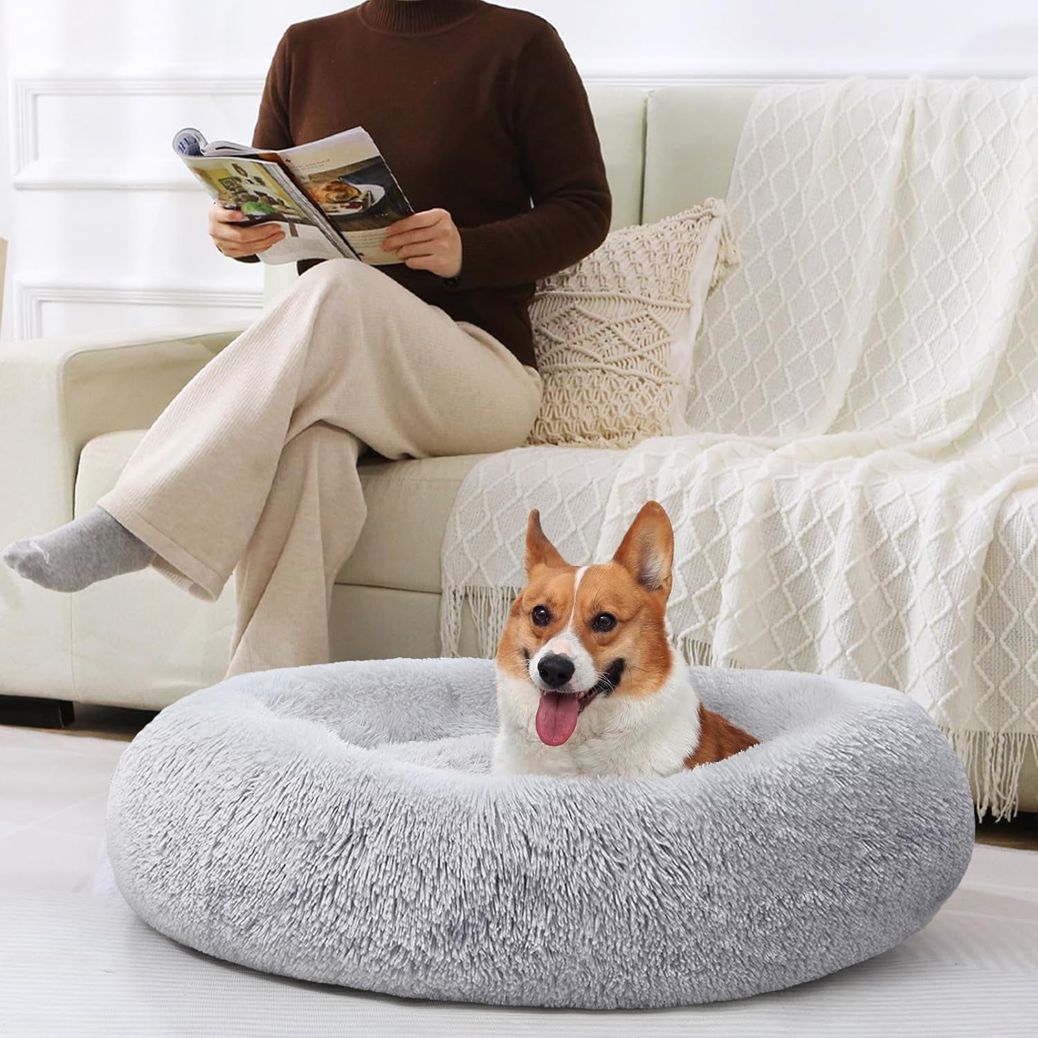 Dog & Cat Bed, Calming Anti-Anxiety Pet Bed for Small Dogs, Fluffy Donut Cushion for Small and Medium Pets (20")